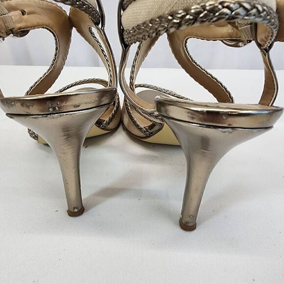 Tahari LIMA womens bown Silver high heels size 9.5M linen upper leather soles - Picture 5 of 11